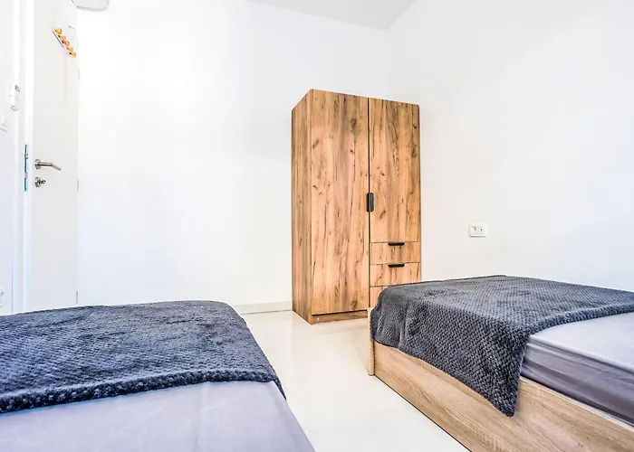 Sunny Pool By Interhome Lägenhet