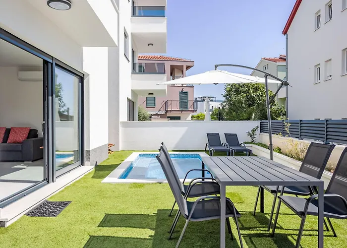 Sunny Pool By Interhome Lägenhet *