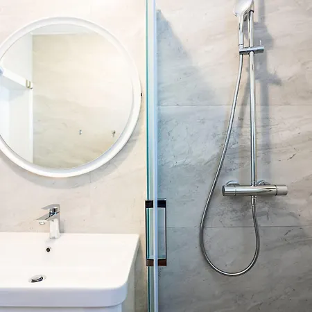 شقة Sunny Pool By Interhome *