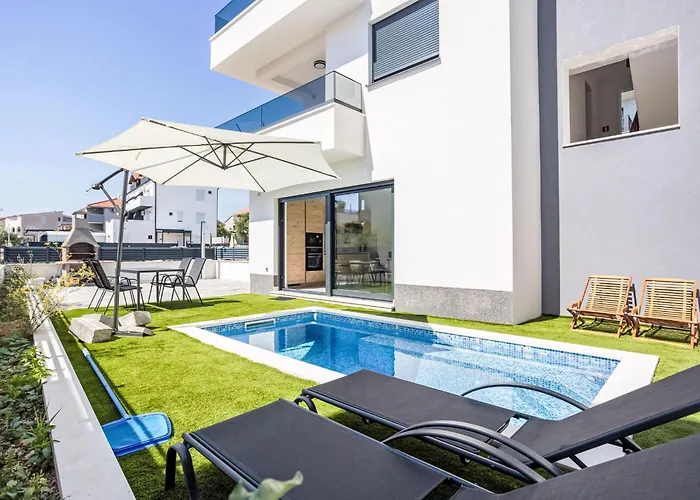 Apartment Sunny Pool By Interhome *