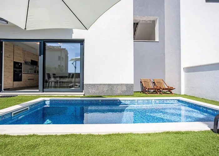 Sunny Pool By Interhome